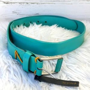 NWT NIXON FULL GRAIN LEATHER PINCH BELT